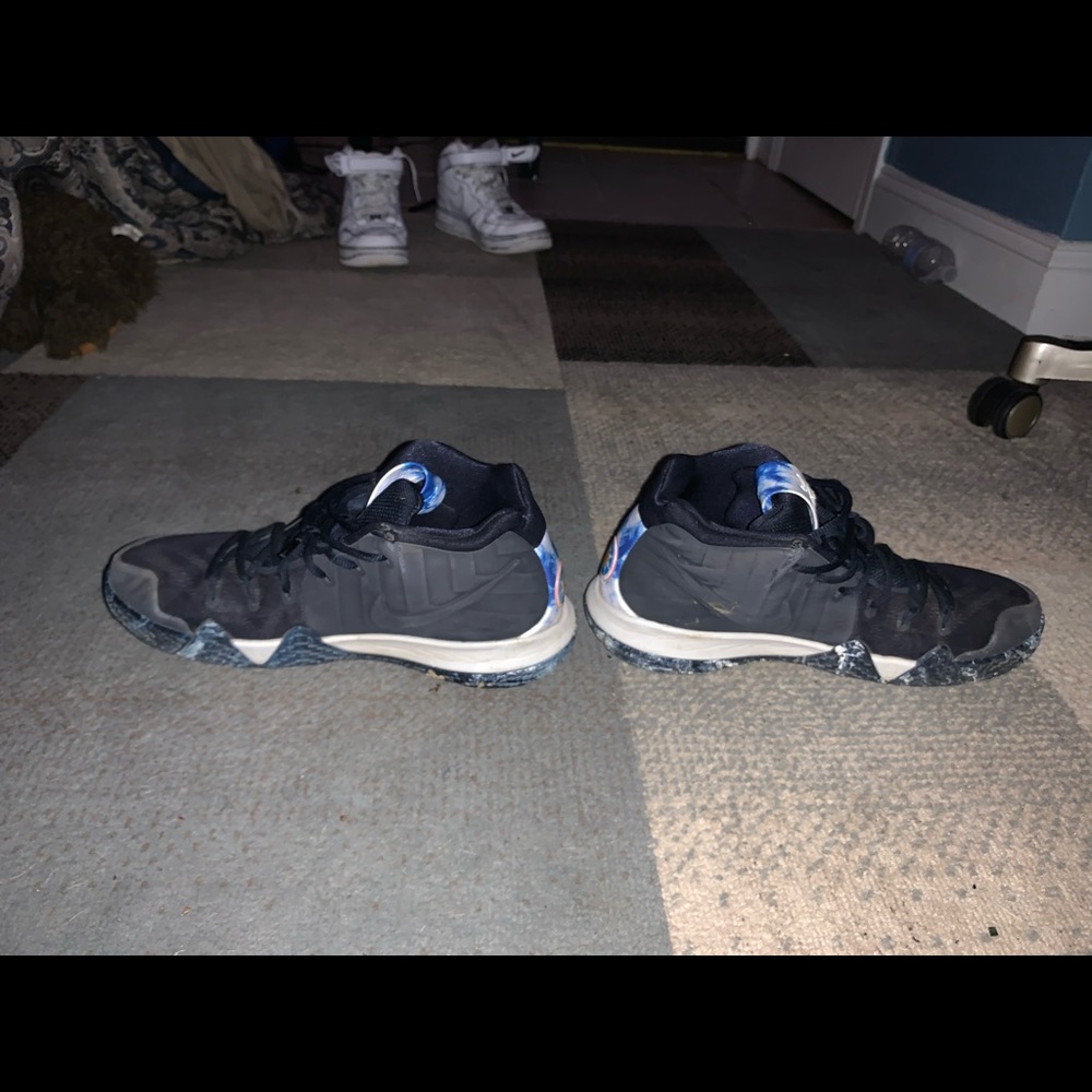 Men’s Kyrie 4 N7 ‘Standing Rock’ sz 10.